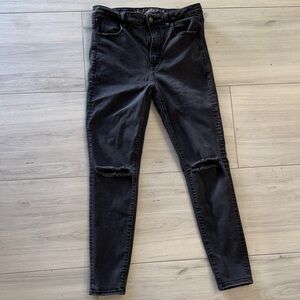 American Eagle Outfitters Black Skinny Jeans size 12 - stretchy